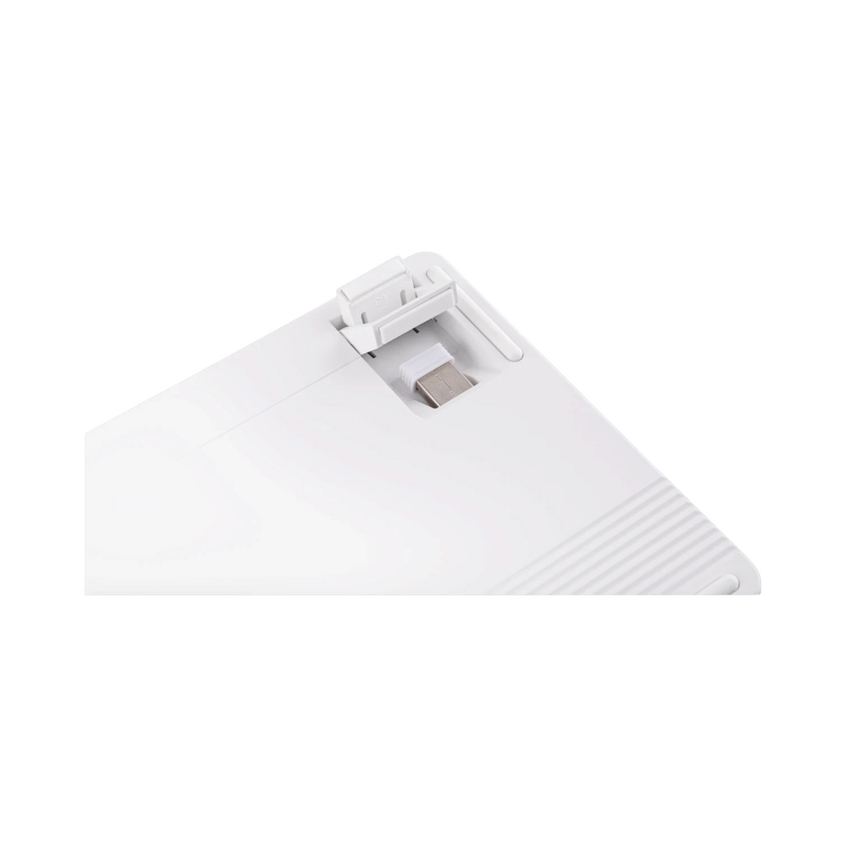 Oyuncu Baykuş EPOMAKER HE75 V2 beyaz kablosuz oyuncu klavyesinin alt kısmındaki 2.4GHz USB alıcı yuvası detayı.
