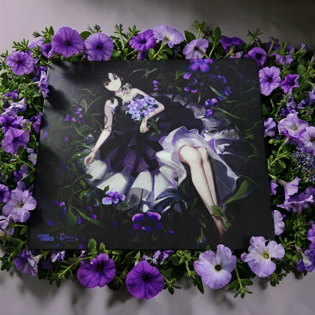 Oyuncu Baykuş anime karakterli ve mor çiçek desenli, pürüzsüz yüzeyli profesyonel oyuncu mouse pad